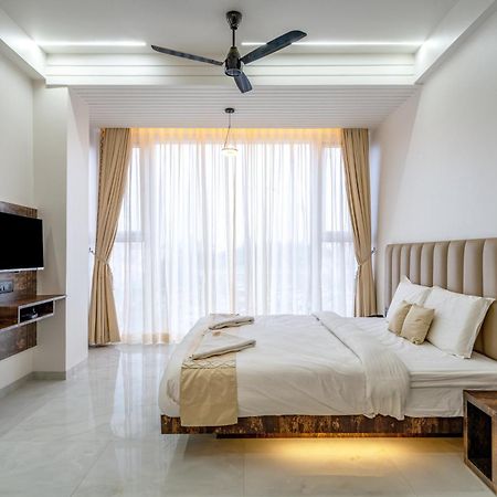 Hotel Darshan Executive Tuljapur Esterno foto