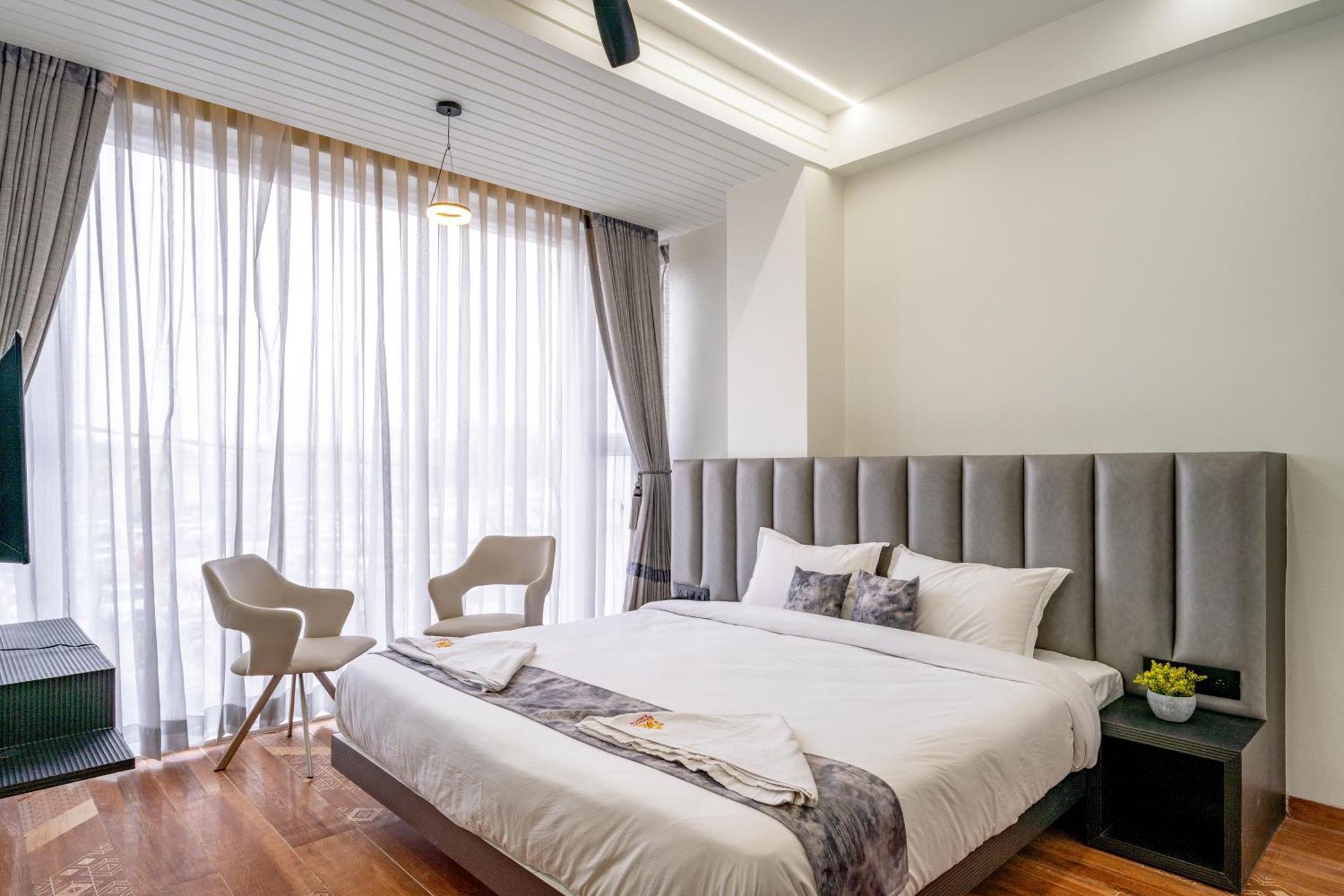 Hotel Darshan Executive Tuljapur Esterno foto