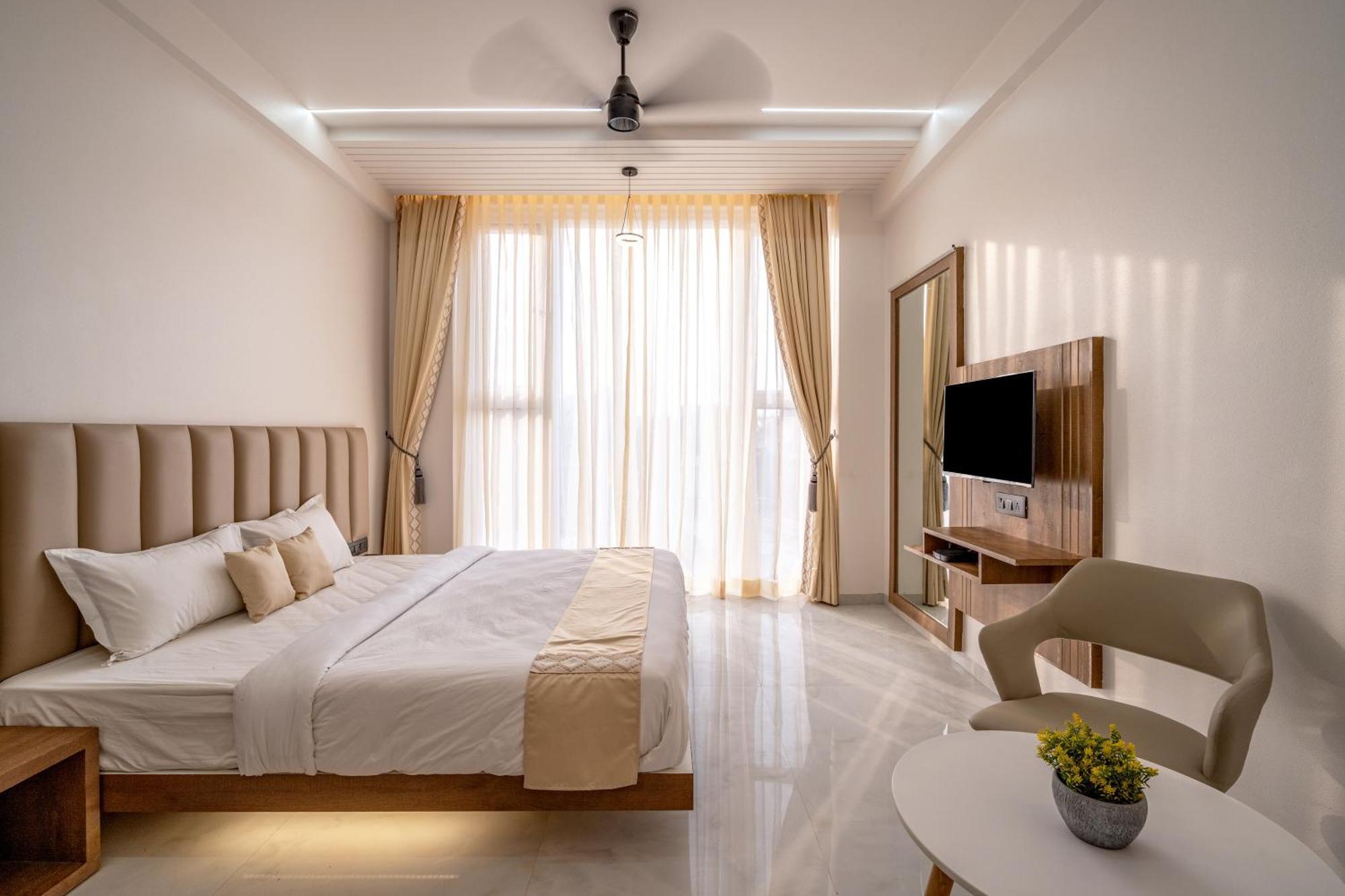 Hotel Darshan Executive Tuljapur Esterno foto