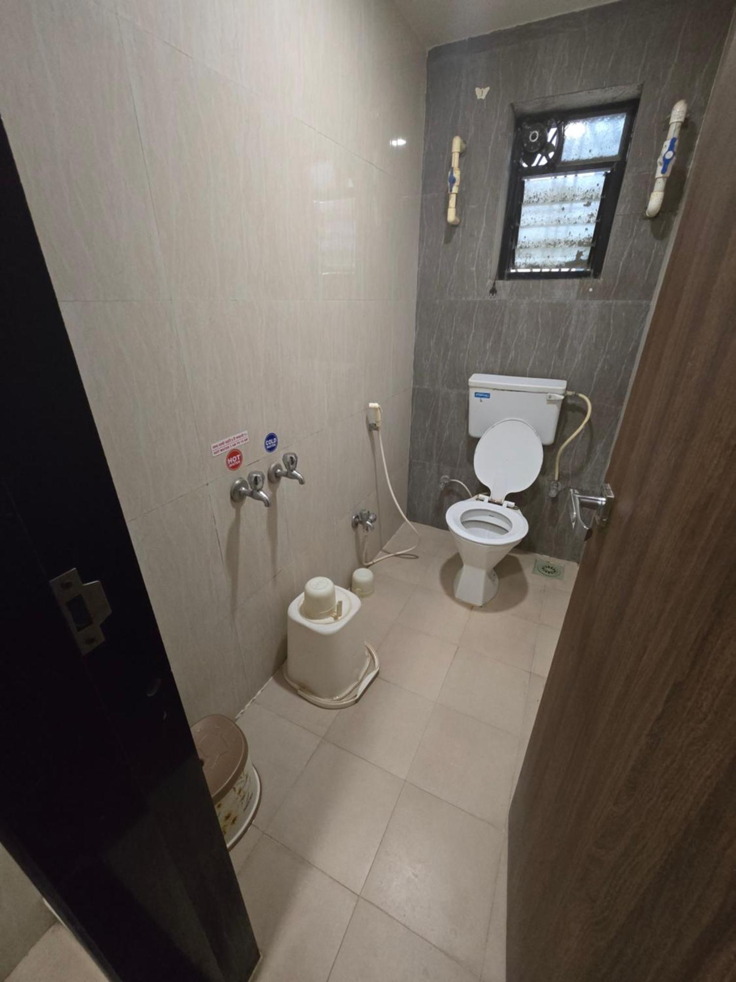 Hotel Darshan Executive Tuljapur Esterno foto