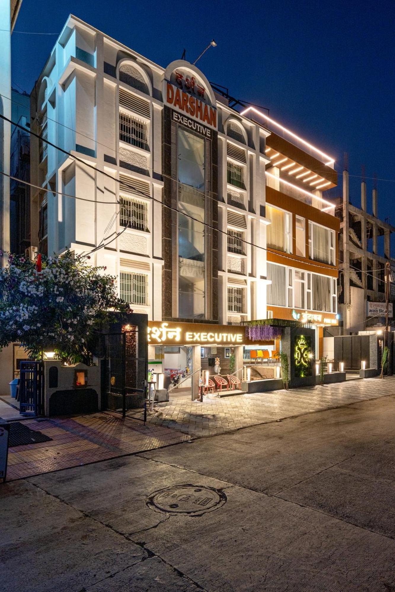 Hotel Darshan Executive Tuljapur Esterno foto