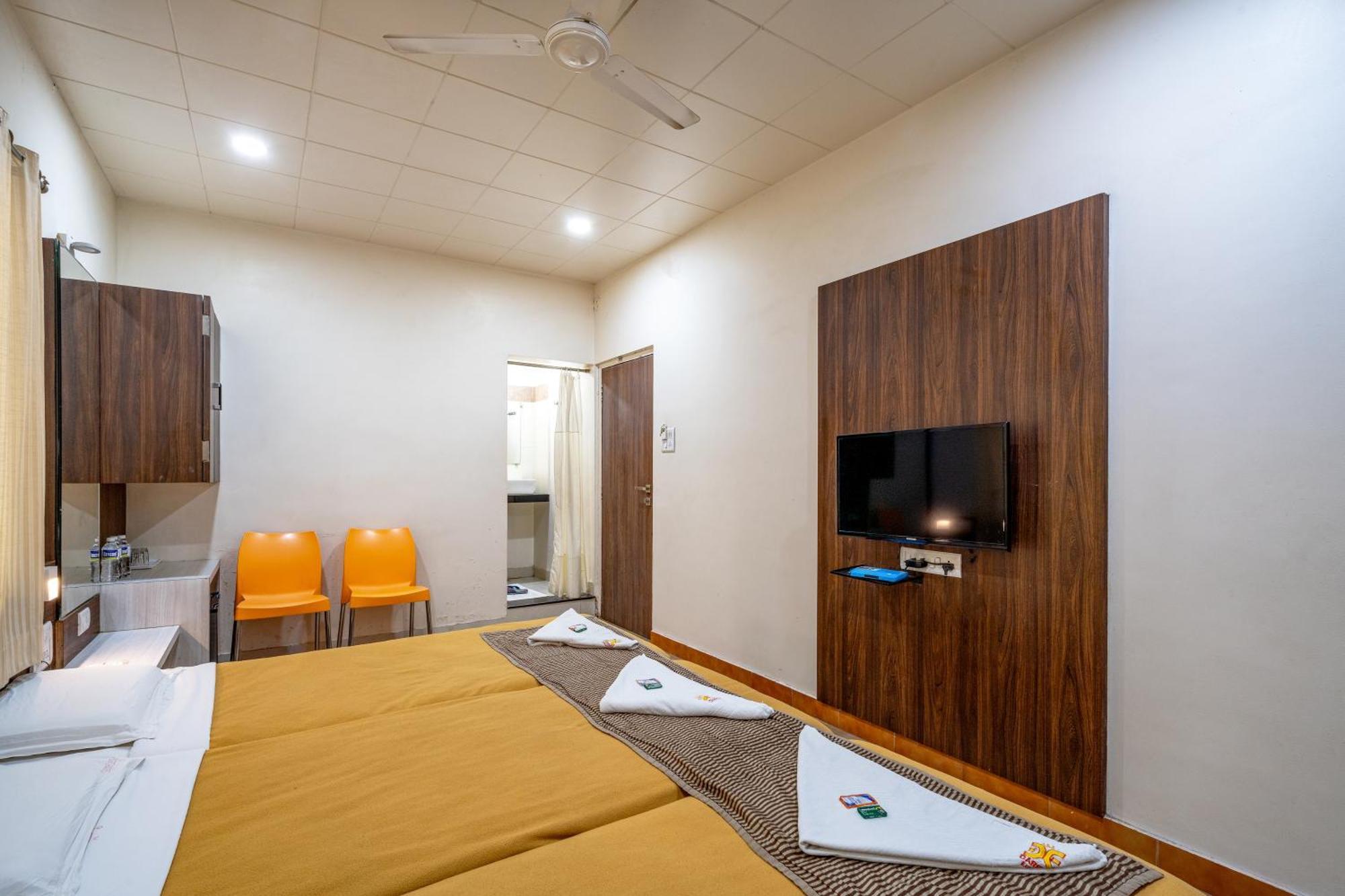 Hotel Darshan Executive Tuljapur Esterno foto