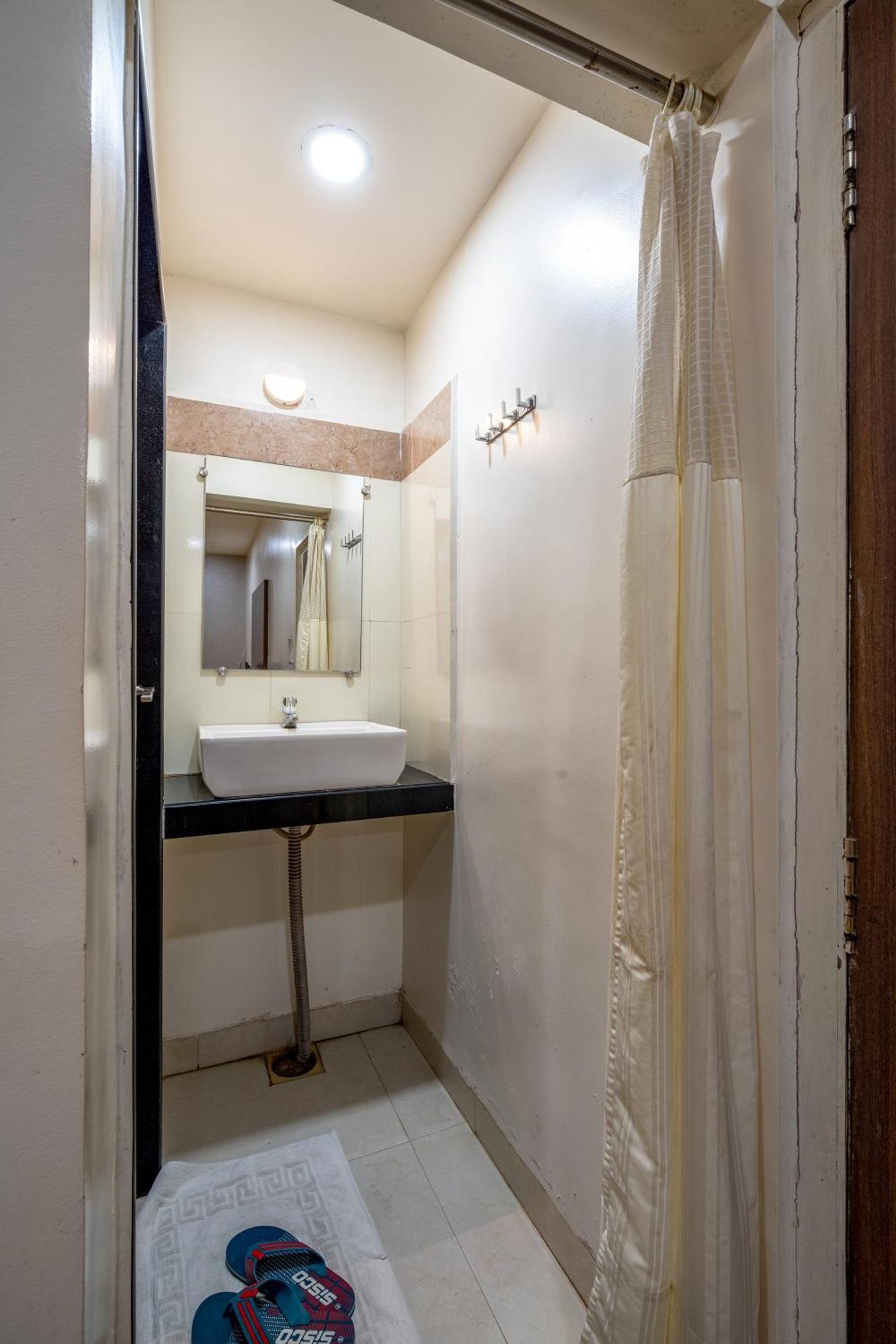 Hotel Darshan Executive Tuljapur Esterno foto